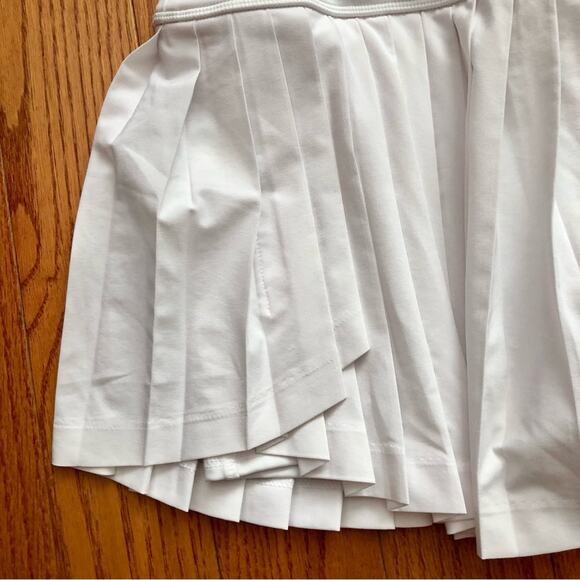 GapFit Pleated Exercise Tennis Golf White  Skort Women’s Size M NWT - Picture 4 of 10